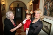 The granddaughter Nina with her mother and great-grandmother, Christmas Eve of 2006